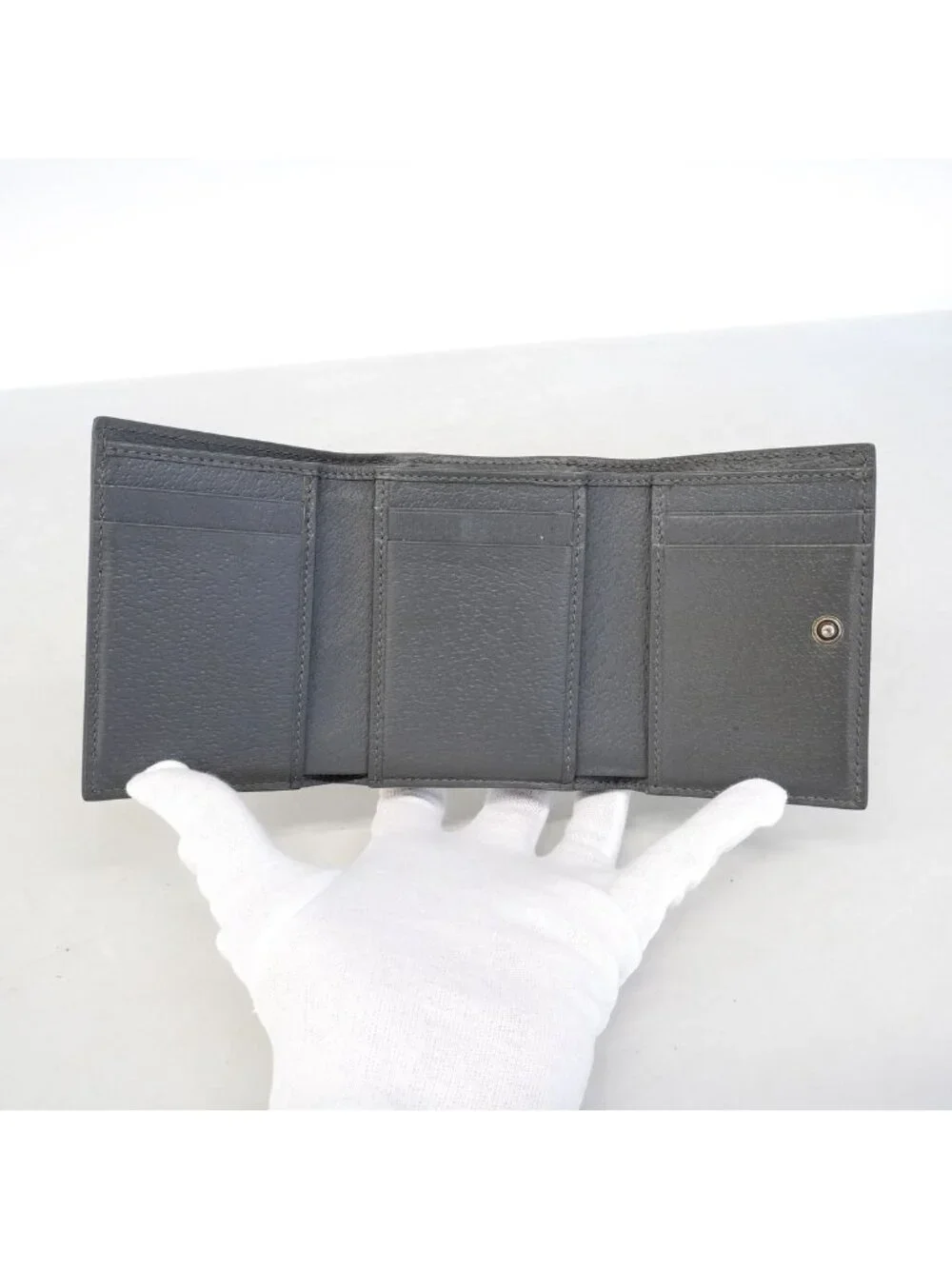 Gucci Trifold Wallet GG Supreme Black Silver
